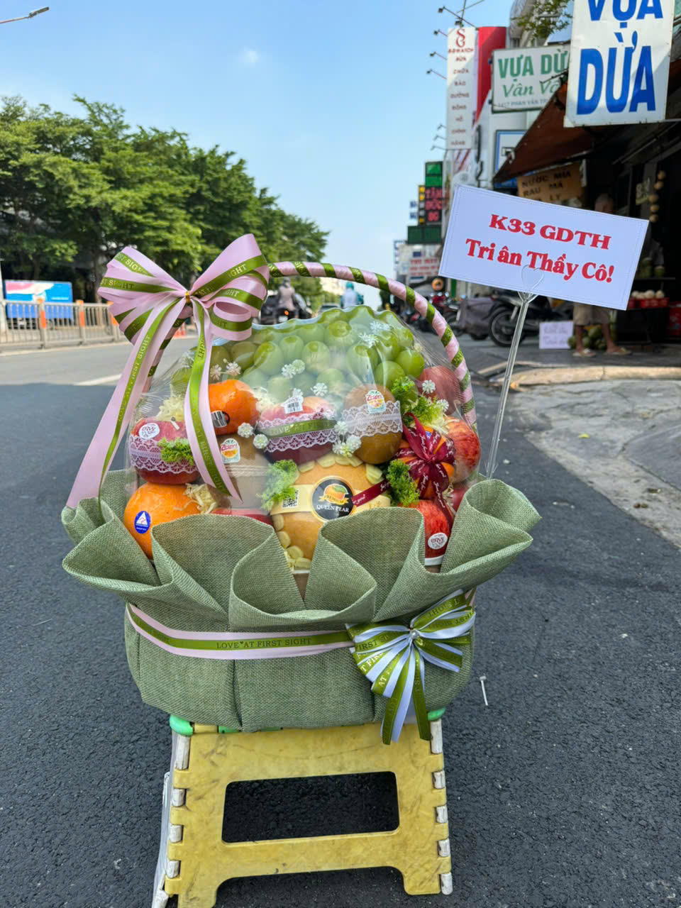 Giỏ Quà Trái Cây Biếu Thầy Cô