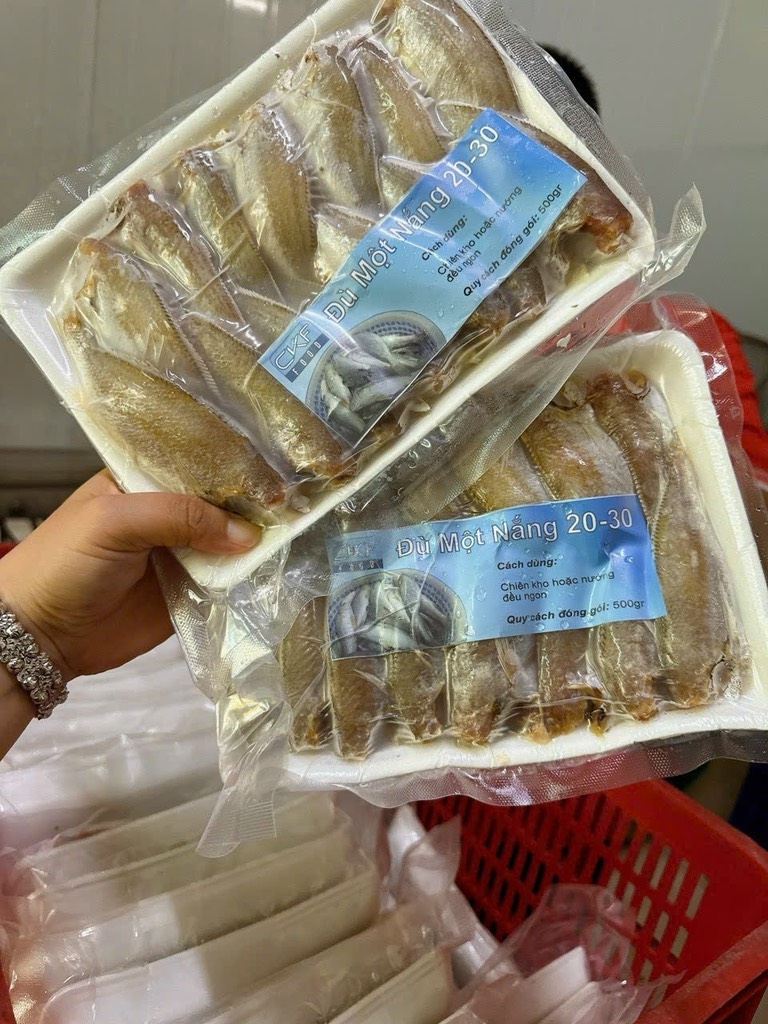 Cá Đù 1 Nắng Lạc Vừa Ăn Vĩ 500Gr/10-12 Con